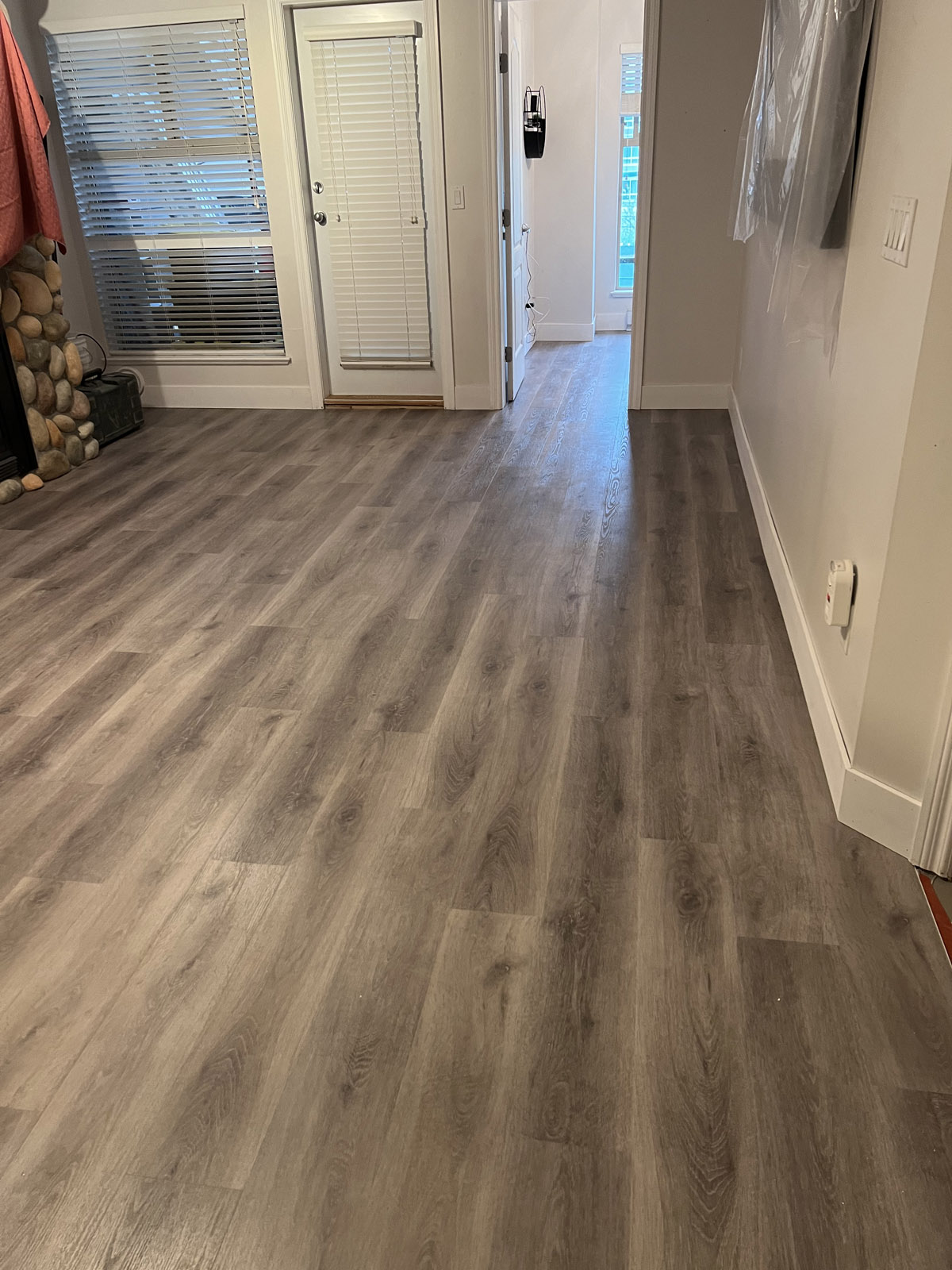 Quality inexpensive newly installed vinyl flooring in Vancouver 